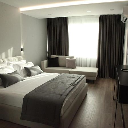 L'Hotel ティラナ エクステリア 写真